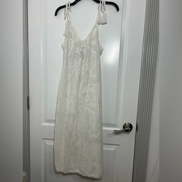 Aerie White Semi Sheer Tropical Floral Lace Beach Cover Up Dress size small NWT - Picture 5 of 16